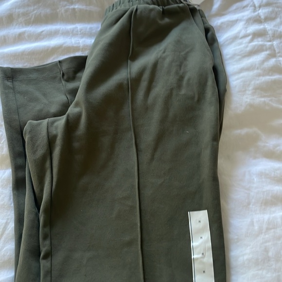 Target A Nee Day elastic waist pin tuck pants - Picture 4 of 4
